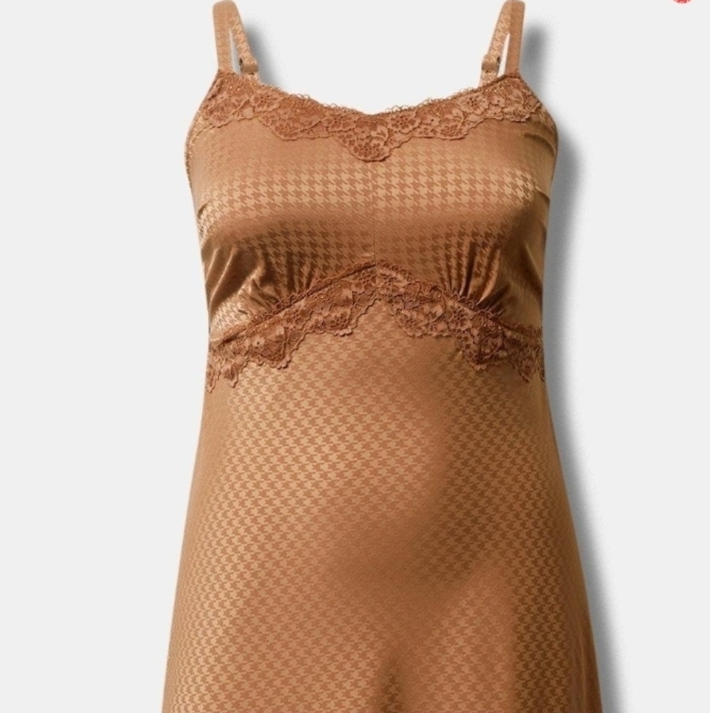 ✨ NWT Gold Slip Dress – Size 2X from Torrid ✨ (18/20)